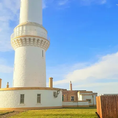 Aberdeen Lighthouse Cottages - Coastal, Dolphins Exterior photo